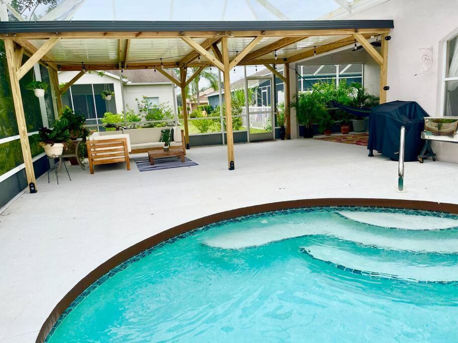 Sandy Oasis 5 Bedroom With Pool Sarasota Bradenton Exterior photo